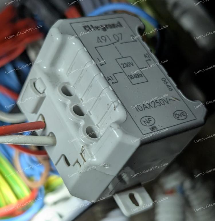 ancien télérupteur gauche