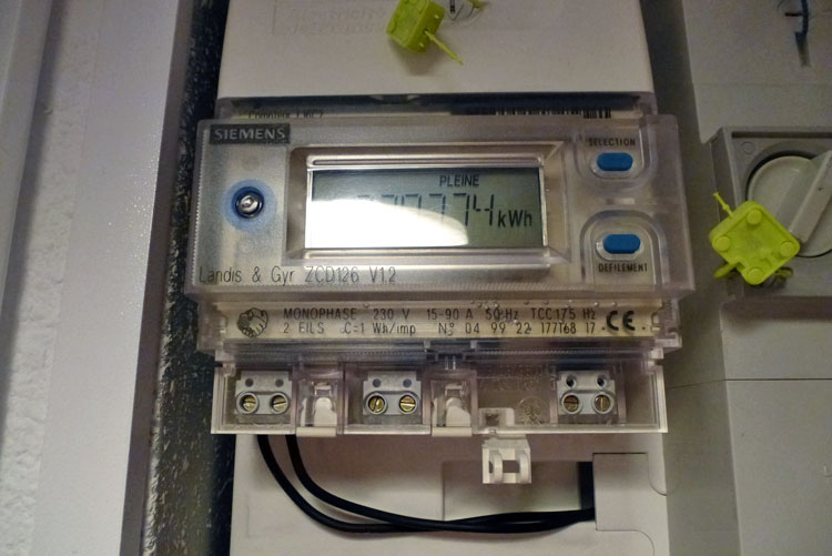 Schéma électrique installation chauffage] Installer un délesteur Hager  60051 couplé avec une horloge.