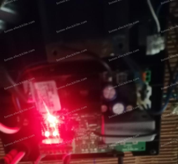 leds allumées porte fermée carte 1-E700HS