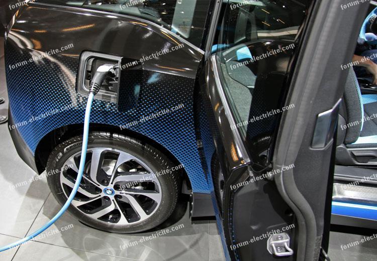 prise de recharge voiture électrique BMW i3